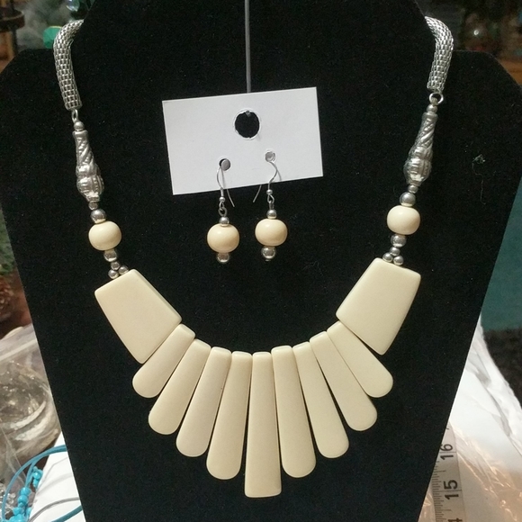 Statement Necklace Set - Picture 5 of 7